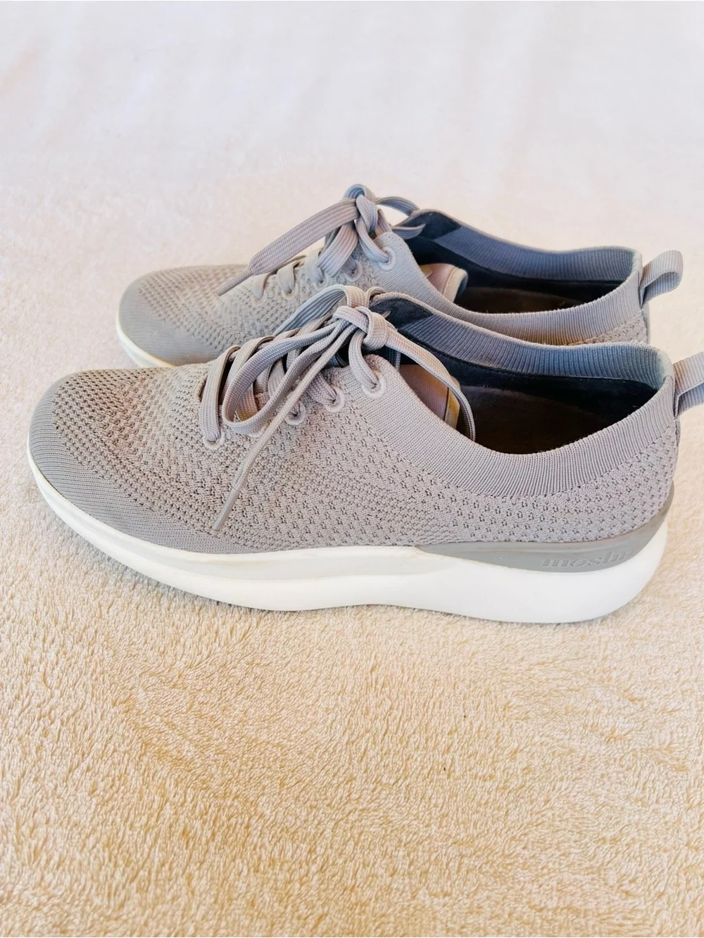 MOSHN by Klogs Leap Women’s Knit Sneakers Gray Taupe Water Resistant Sz 7